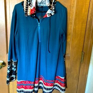 Ladies lightweight hooded top